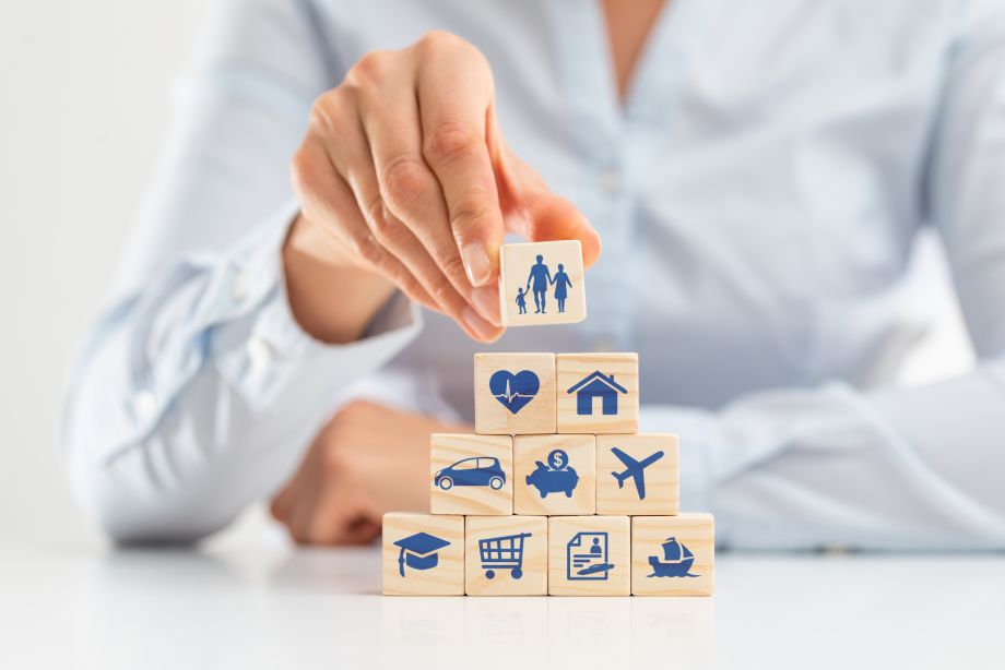 Equipo profesional de EDIMA trabajando en seguros y asesoría